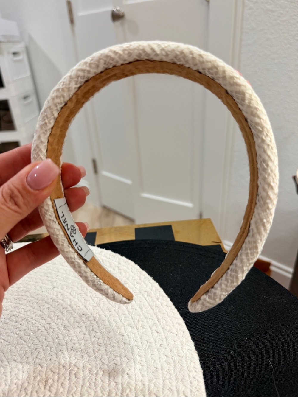 Cream Tweed Headband with Pink Acrylic Logo - NEW - Picture 6 of 9